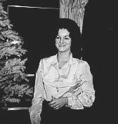 momma by the tree 1980